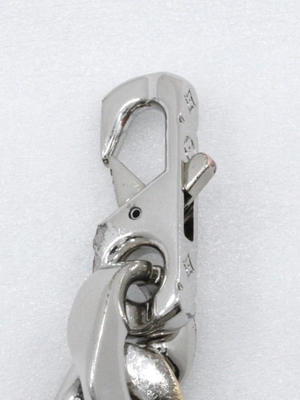LOUIS VUITTON Bracelet LVChain Links Bracelet M69989 Silver Silver metalli... - Picture 7 of 15